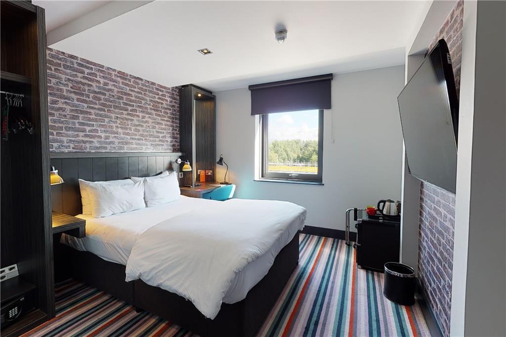 Village Hotel 4*